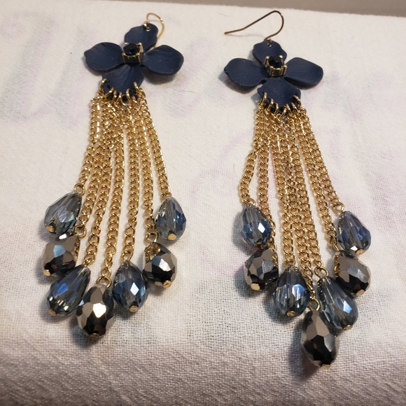 Beautiful BOHO Style Blue Flower Pierced Earrings with Dangles - Picture 3 of 5